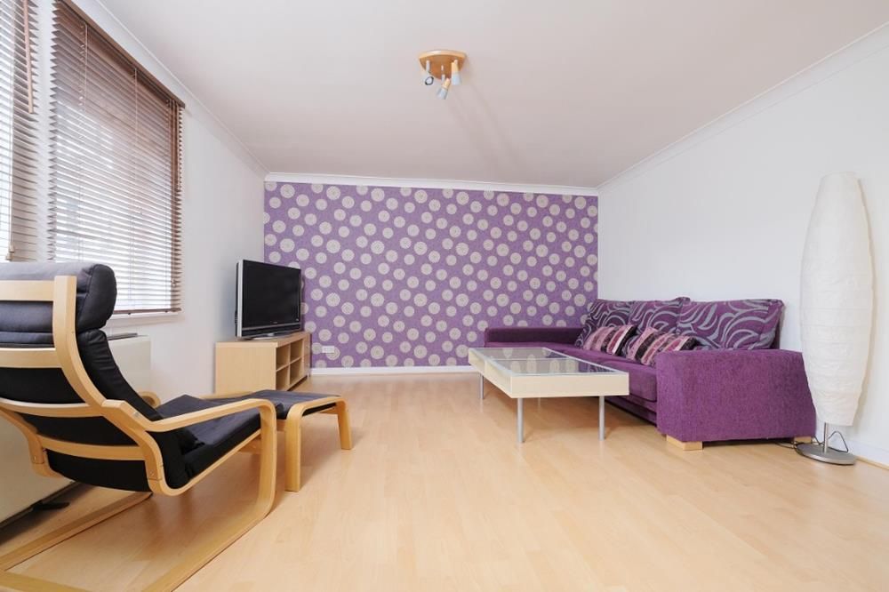 Property photo 1 of 11 Lounge