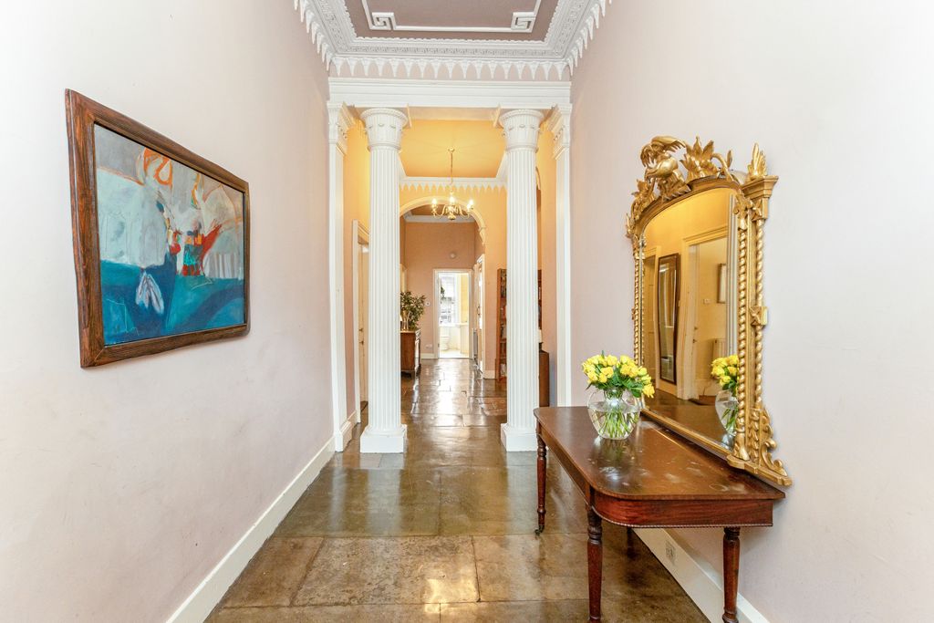 Property photo 3 of 25 Property Image 3