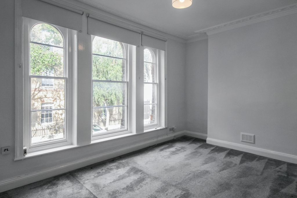 Property photo 2 of 10 3.Jpg