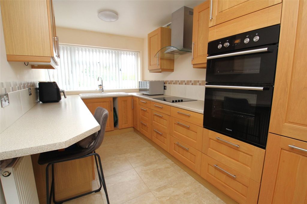 Property photo 3 of 18 Picture No. 12