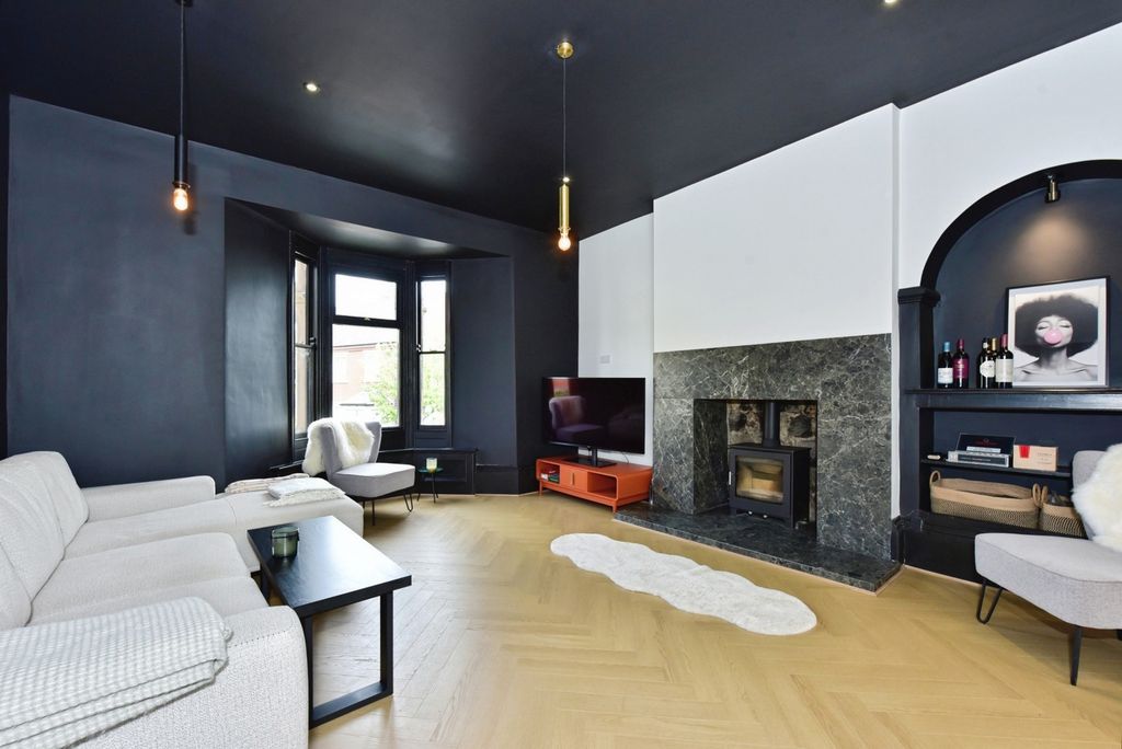 Property photo 3 of 39 Pbox-Img.Jpg