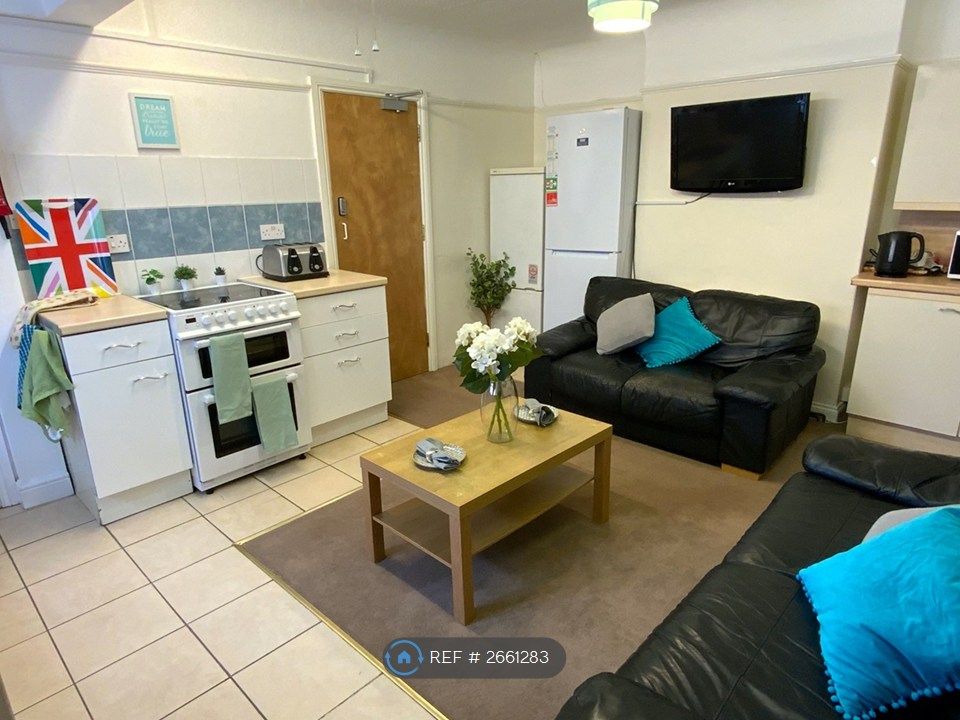 Property photo 3 of 12