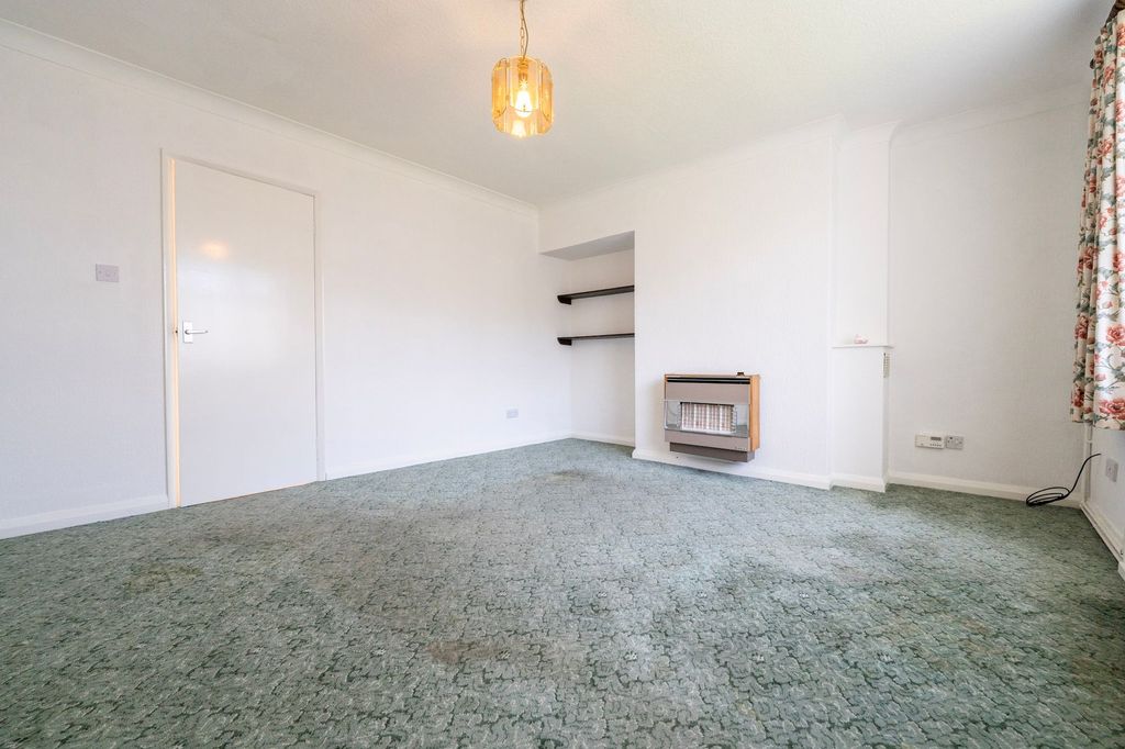 Property photo 3 of 19