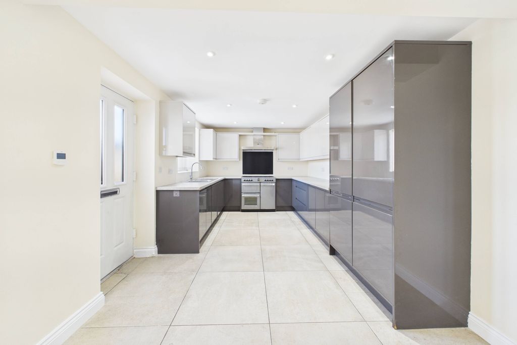 Property photo 2 of 26 Kitchen