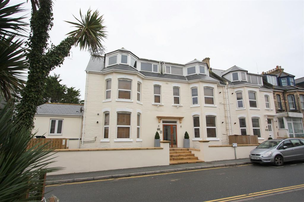 Property photo 1 of 7 10-12 Tolcarne Road