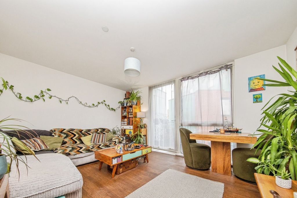 Property photo 3 of 14 Pbox-Img.Jpg