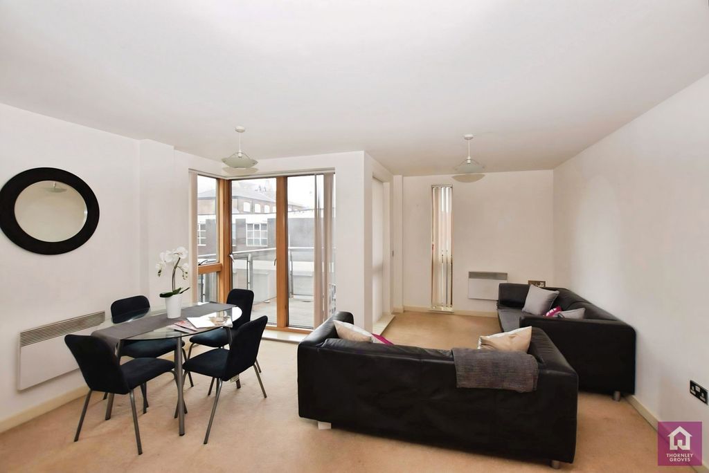 Property photo 2 of 17 Pbox-Img.Jpg