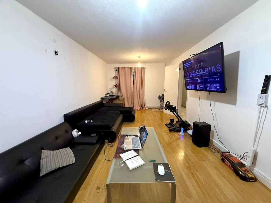 Property photo 2 of 11