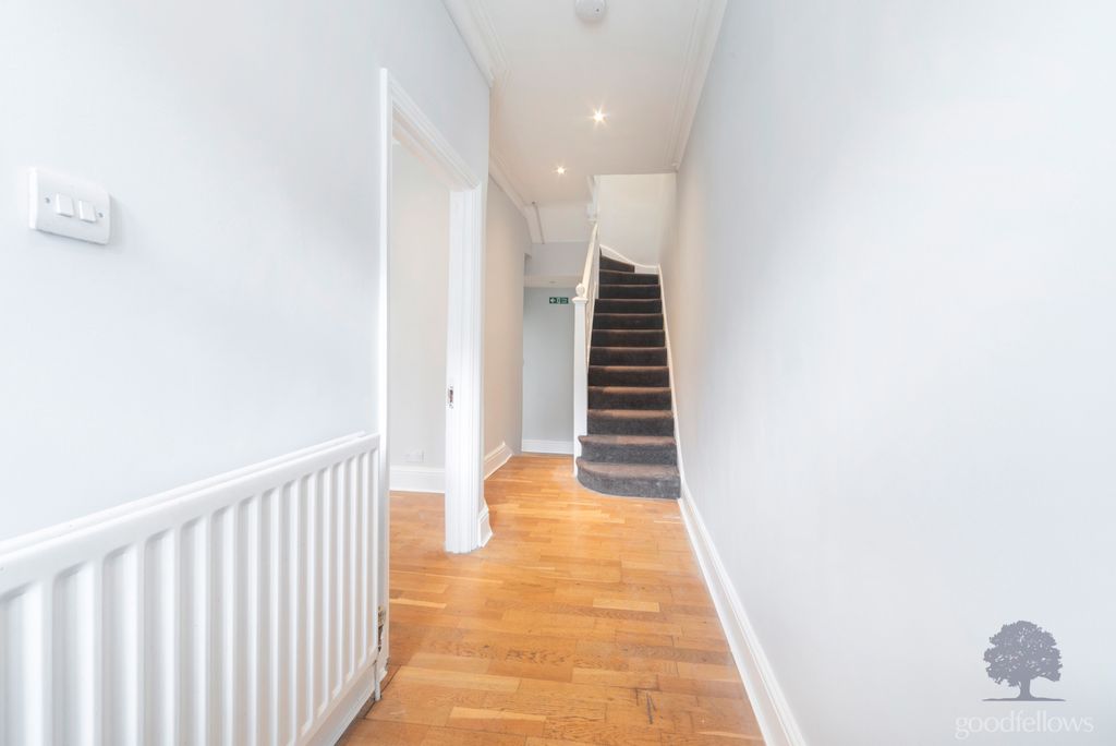 Property photo 2 of 15 Picture No. 25