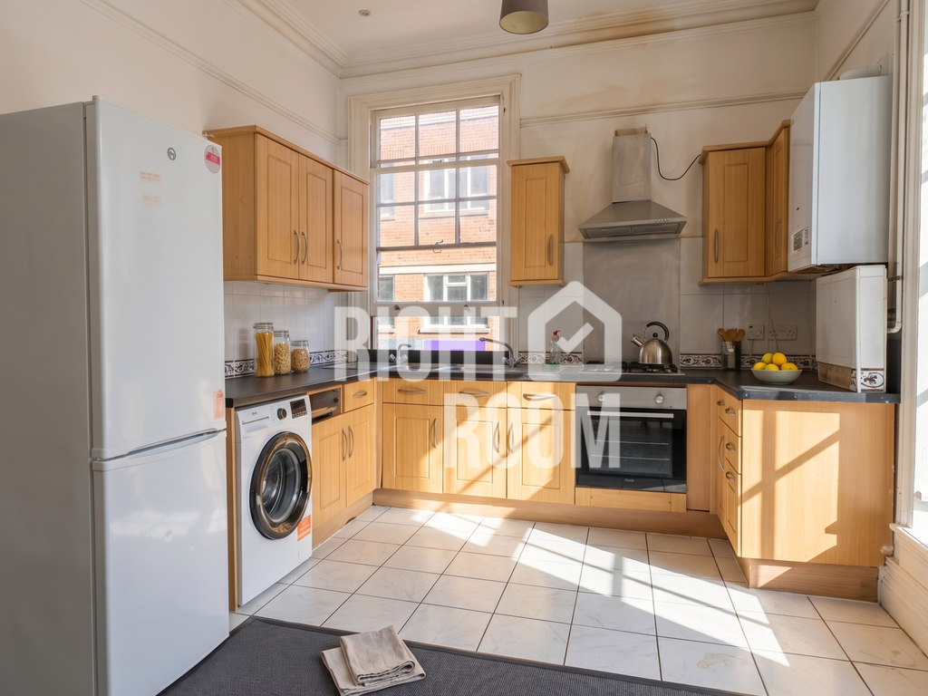 Additional image 15 of 6 bed flat to rent6 Bed Flat, Edinburgh Road, Portsmouth PO1