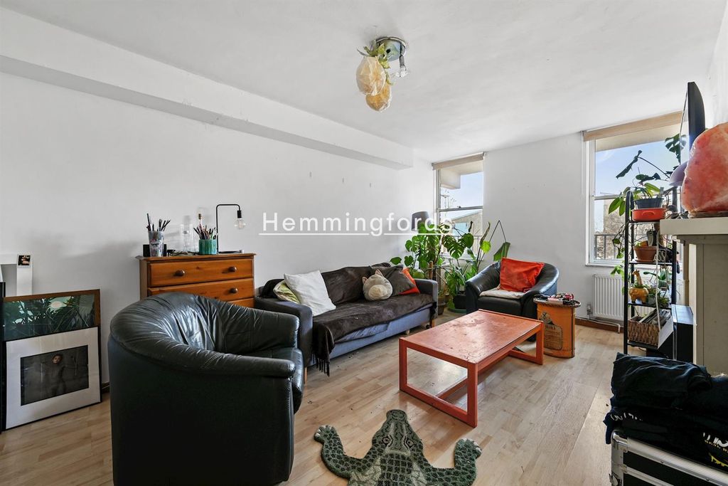 Property photo 1 of 11 14-5778Gchems- 100 Caldy Wlak - Reception -Origina