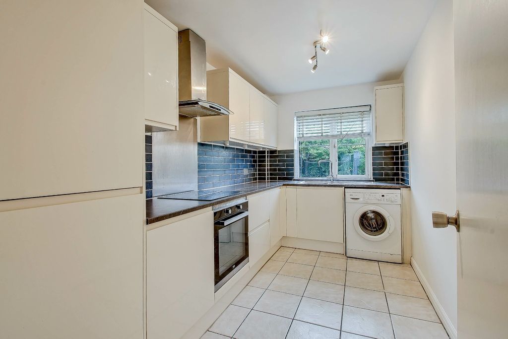 Property photo 2 of 13 5411153