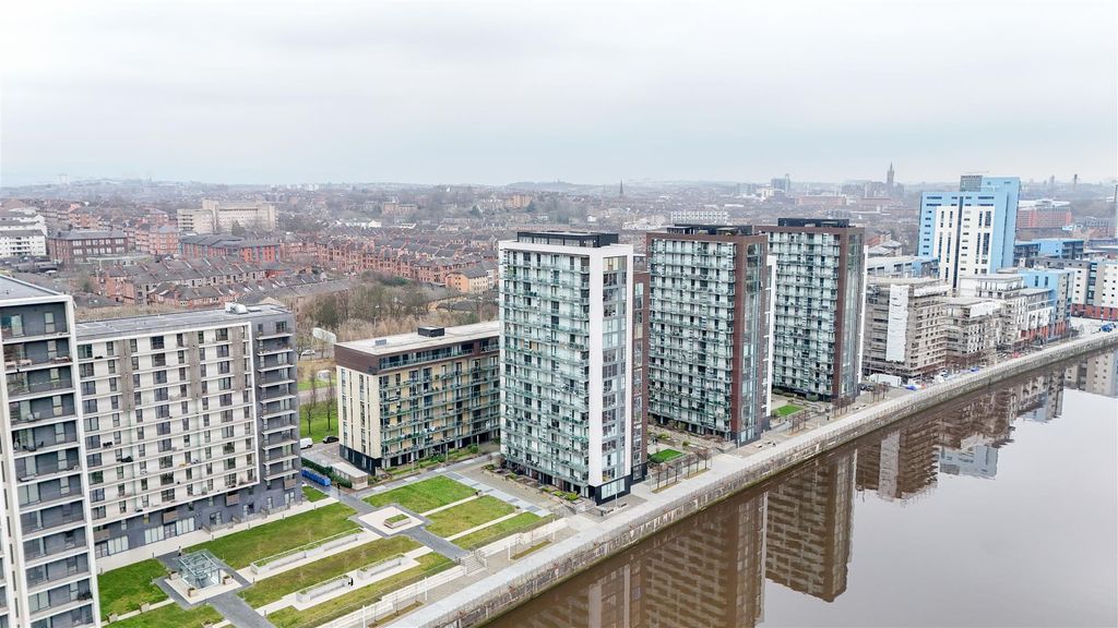 Property photo 1 of 15 External