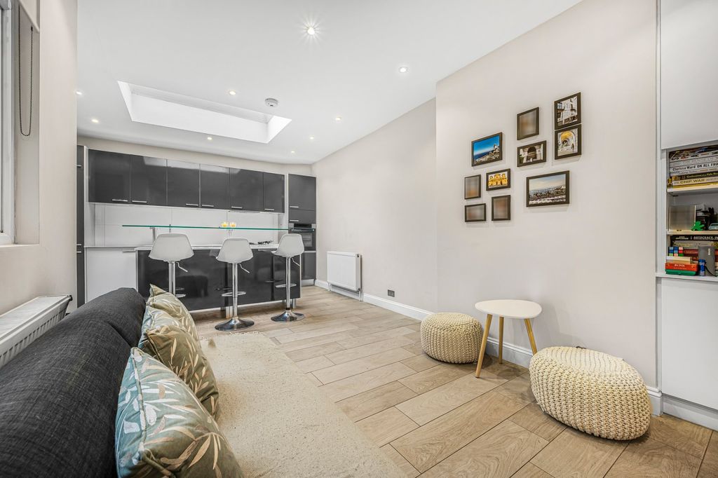 Property photo 1 of 8 Picture No. 19