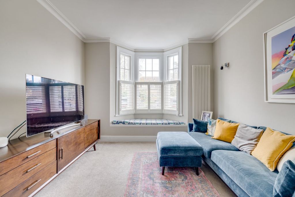 Property photo 2 of 25