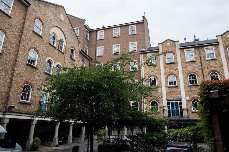 Property photo 1 of 15 Serviced Office Space To Rent In Bath Place, Rivin