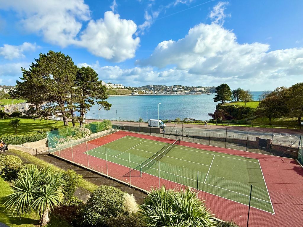 Property photo 2 of 25