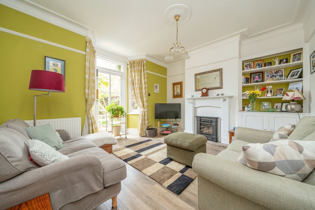 Property photo 2 of 22