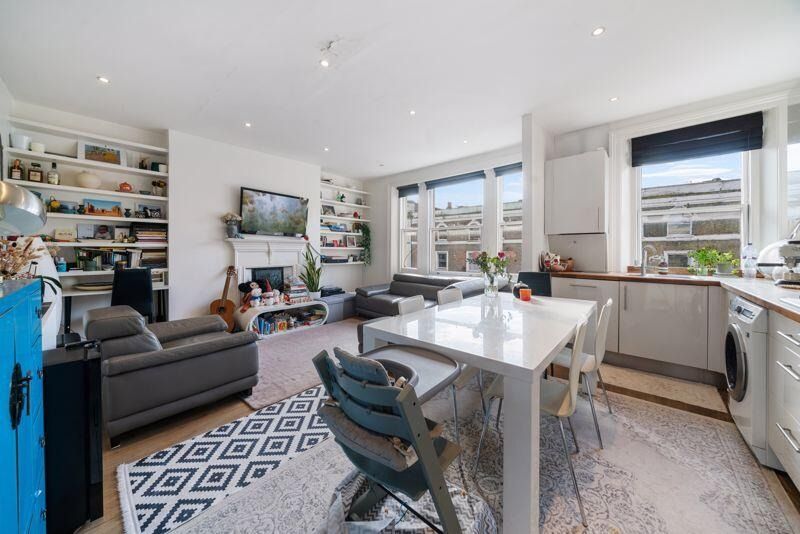 Property photo 3 of 10 4169694