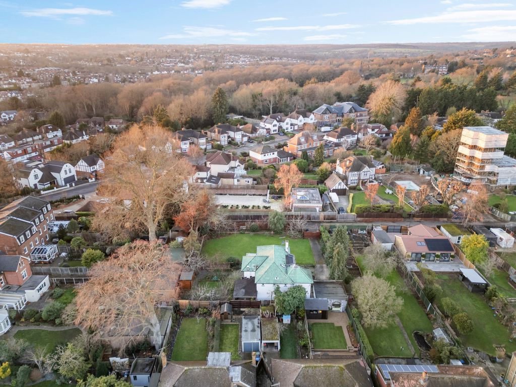 Property photo 3 of 17