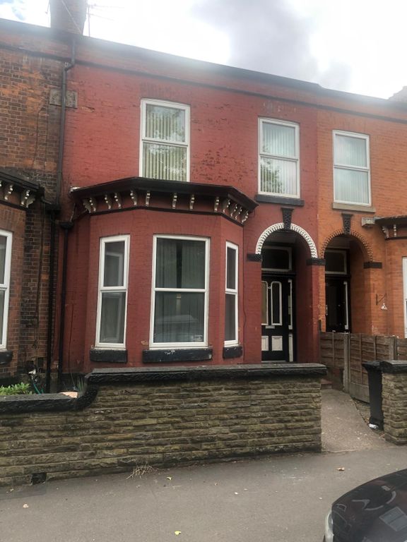 Property photo 1 of 5 Bedsit 3, 43 Bolton Road M6