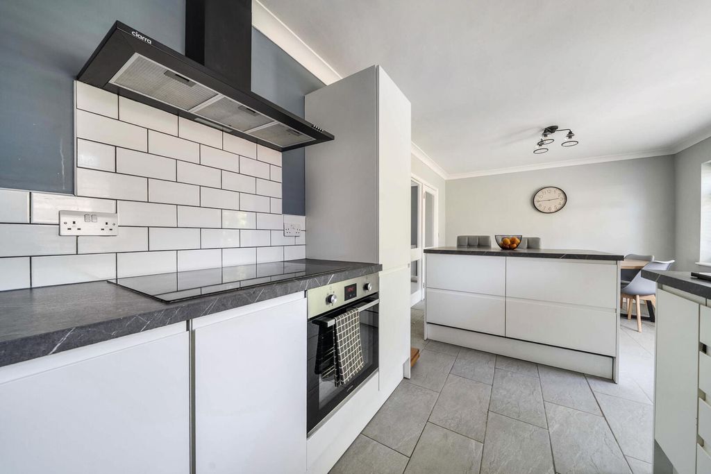 Property photo 3 of 16 Kitchen
