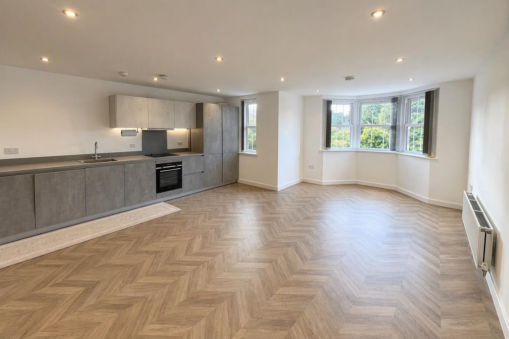 Property photo 2 of 9 Designer (1).Png
