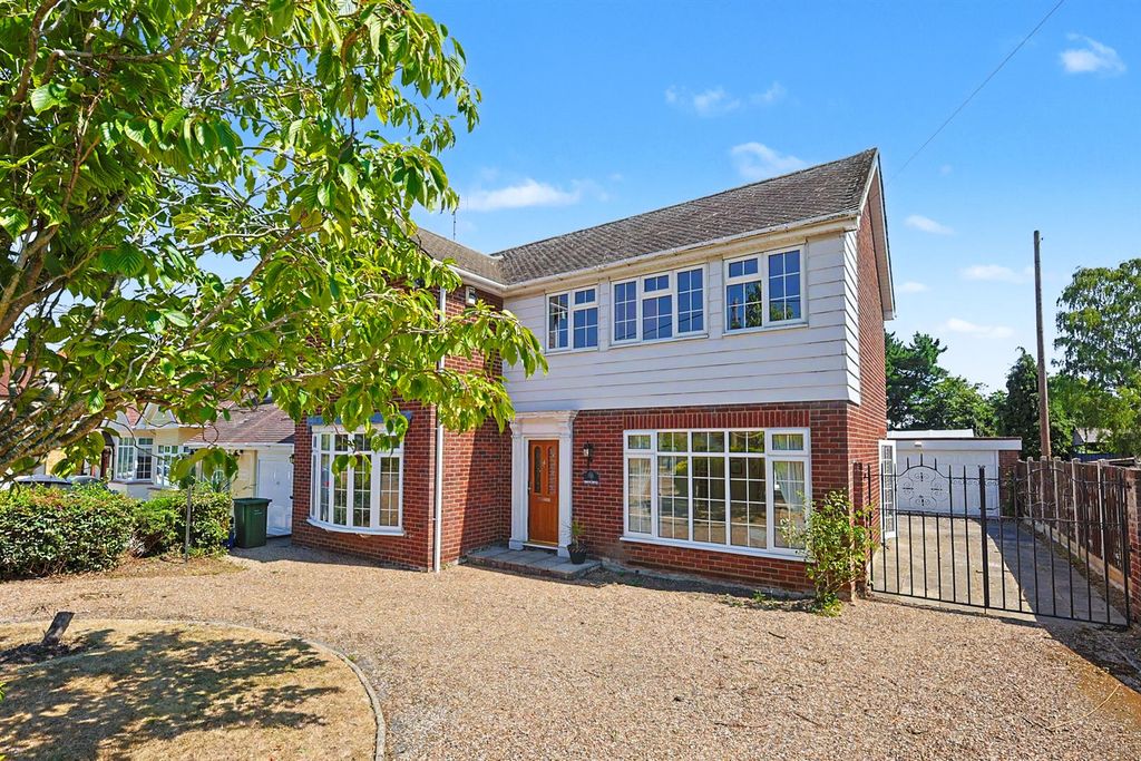 Property photo 2 of 28
