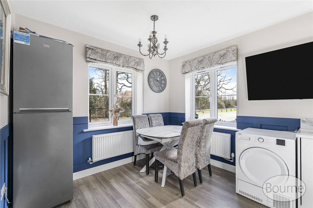 Property photo 3 of 19 Picture No. 32