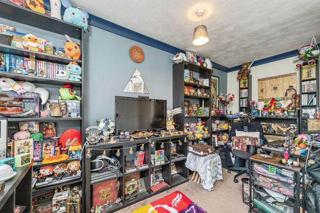 Property photo 3 of 13