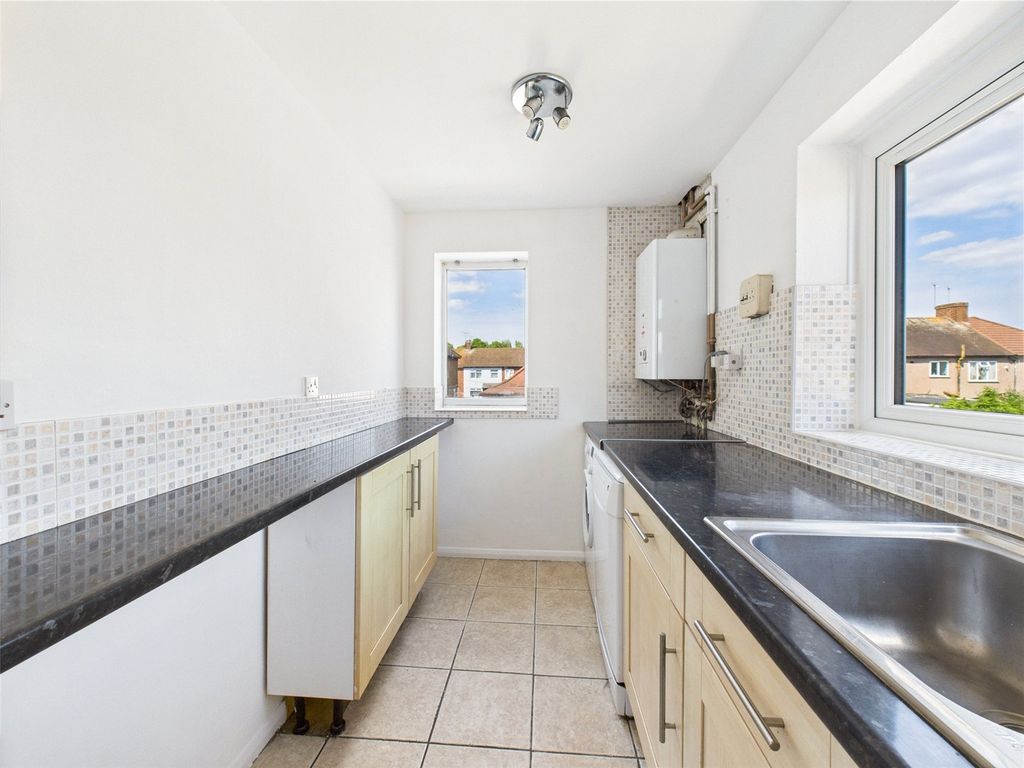 Property photo 3 of 16 Kitchen
