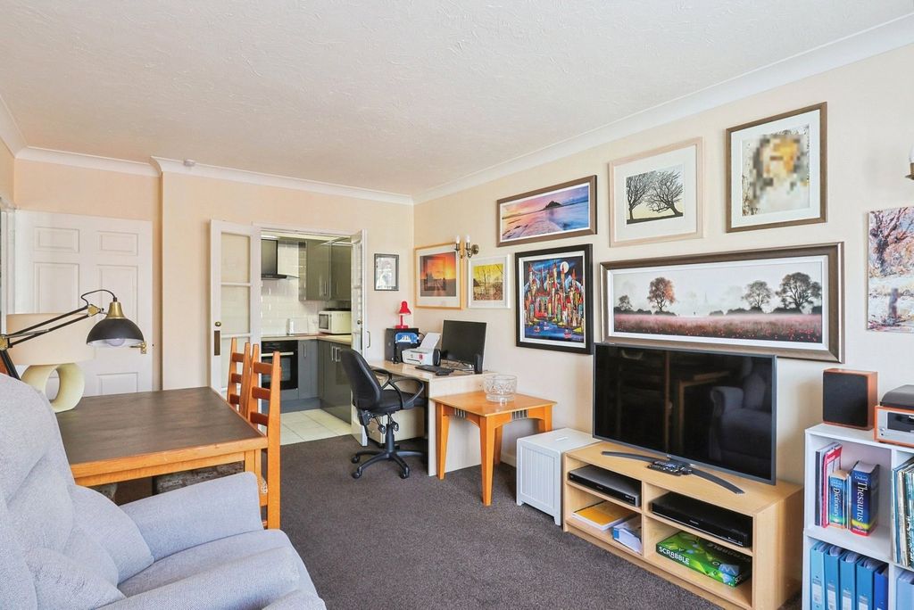 Property photo 2 of 17 Photo