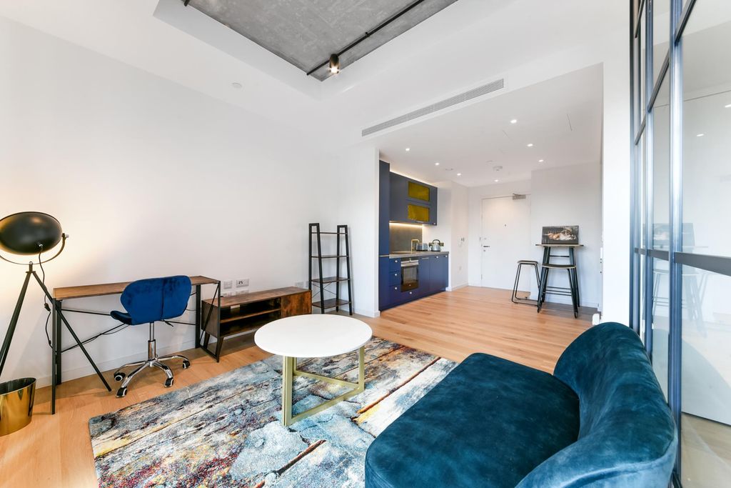 Property photo 3 of 18