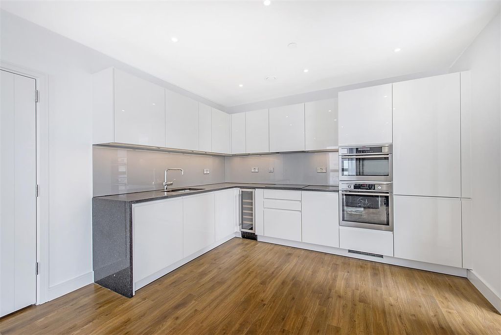 Property photo 3 of 13 Kitchen.Jpg