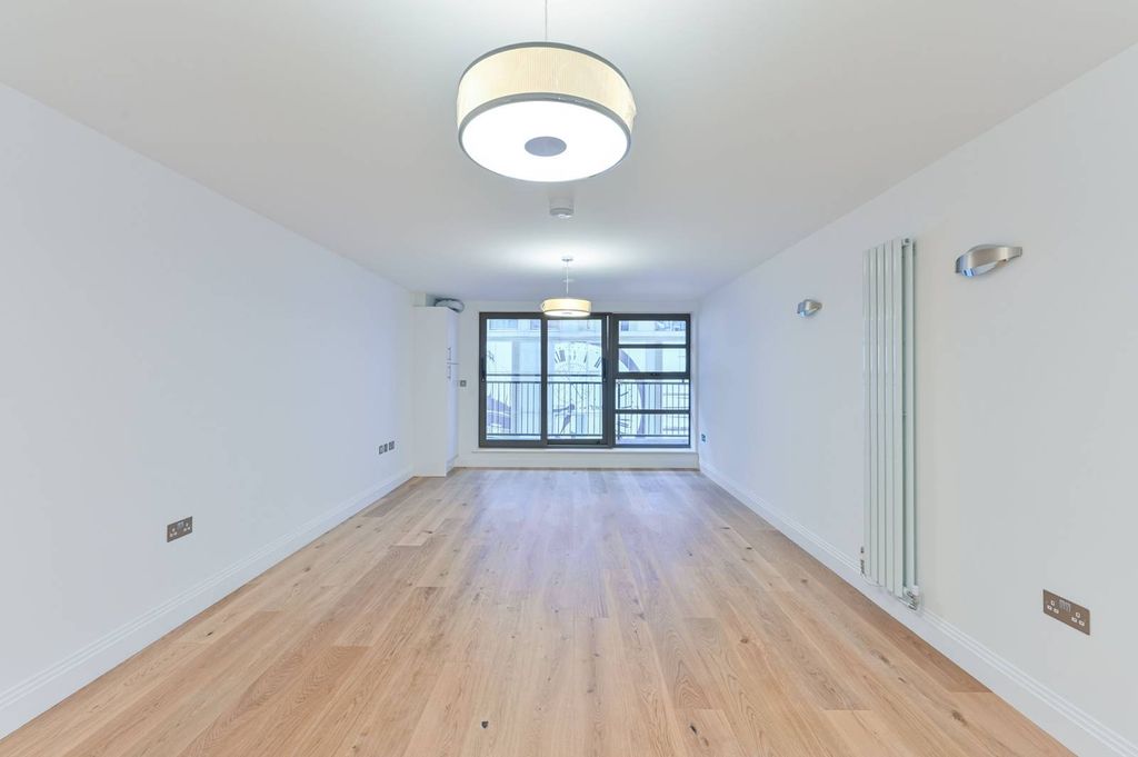 Property photo 2 of 24