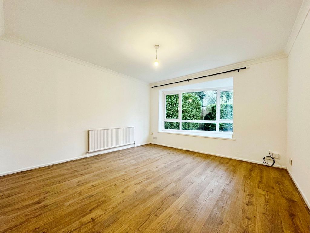 Property photo 2 of 9 Picture No. 14