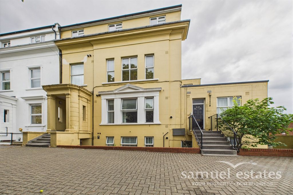 Property photo 1 of 7 (Main)
