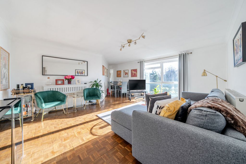 Property photo 3 of 14 1397081-12-696793...