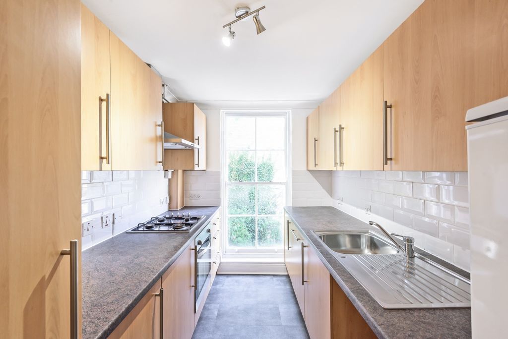 Property photo 2 of 6 526250 (3)