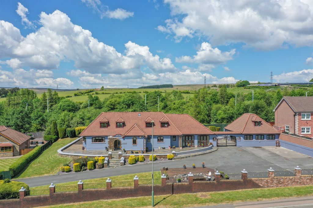 Property photo 1 of 34