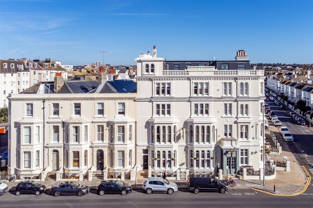 Property photo 1 of 13 Exterior