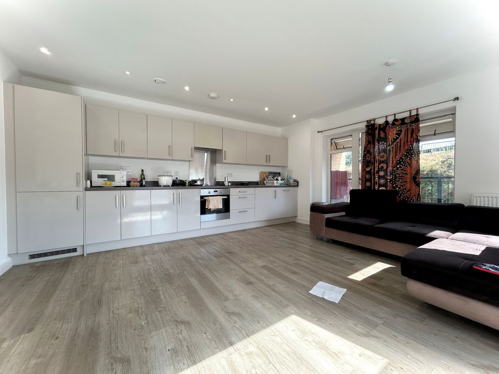 Property photo 3 of 13 7