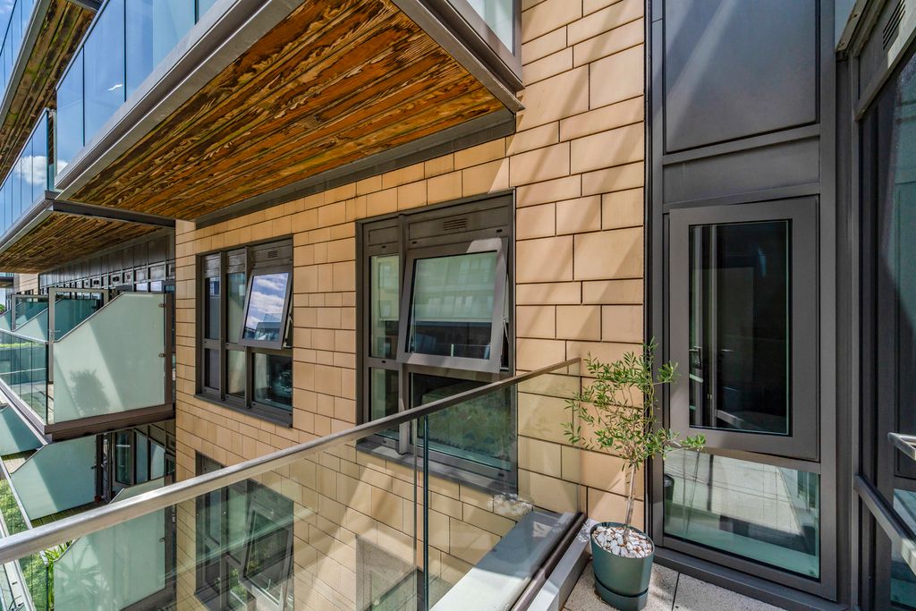 Property photo 3 of 11 Pbox-Img.Jpg