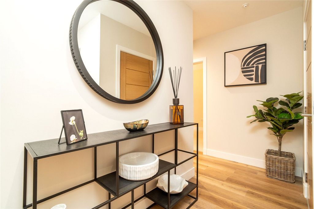 Property photo 2 of 24 Hallway