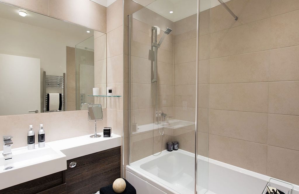 Property photo 3 of 8 Bathroom