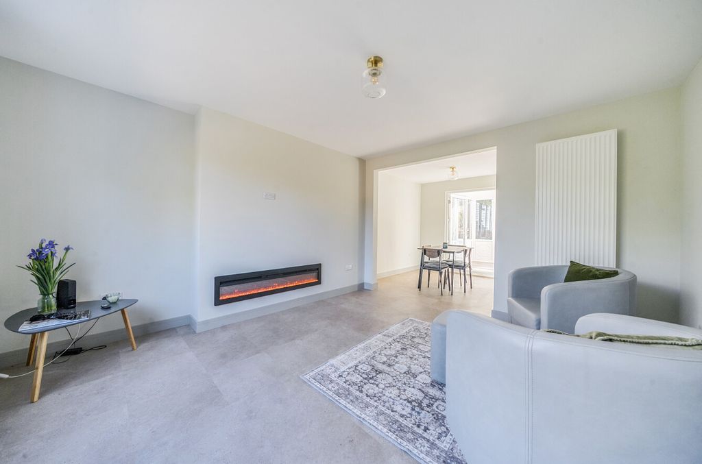 Property photo 2 of 16 1361272-7-68Dbe6c...