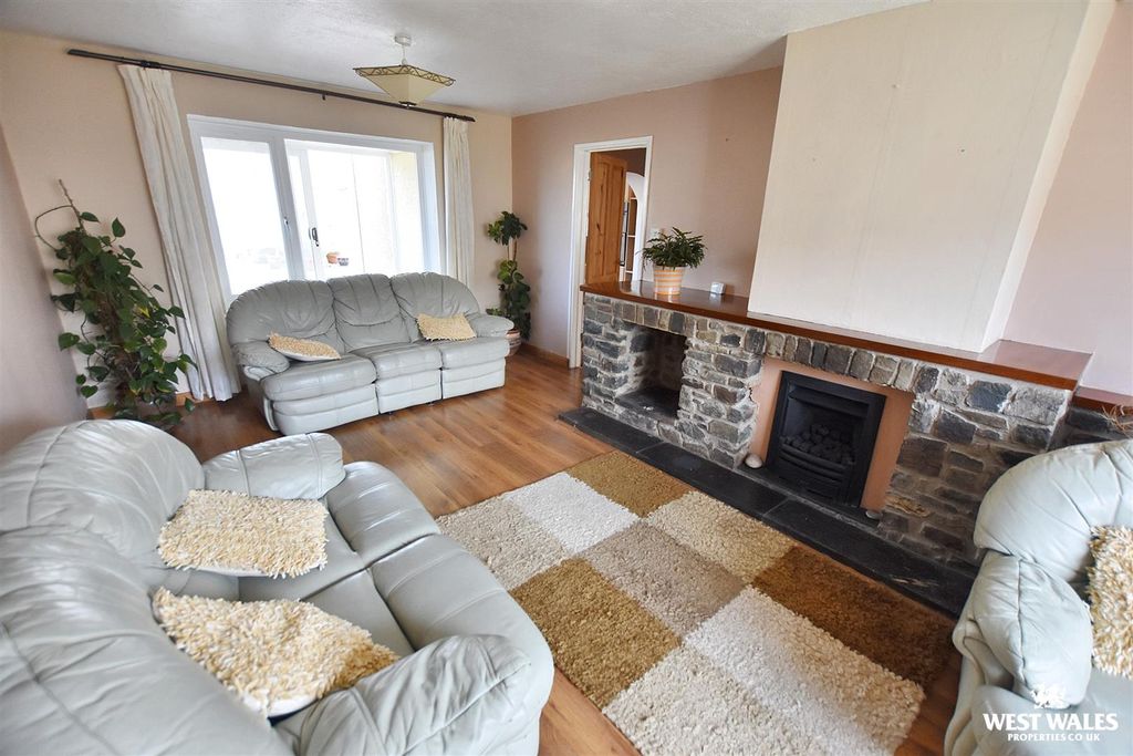 Property photo 2 of 22 8 (15).Jpg