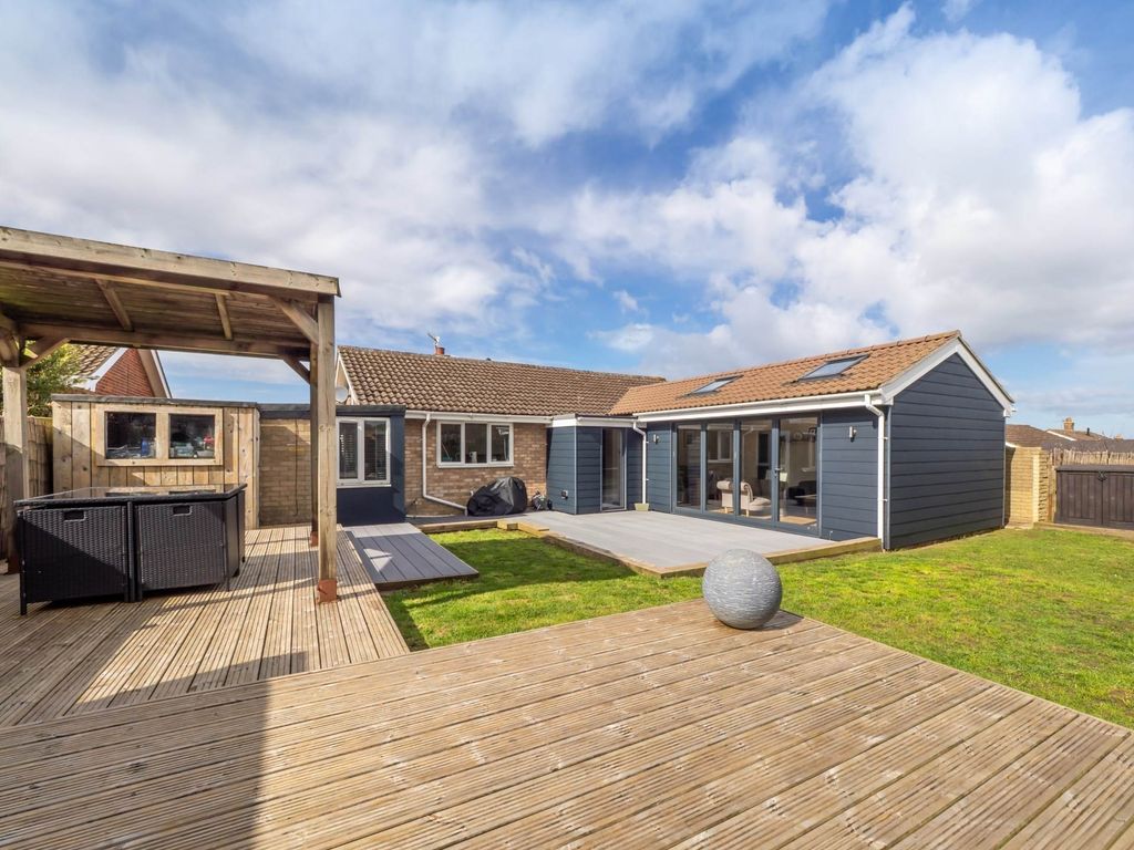 Property photo 2 of 23