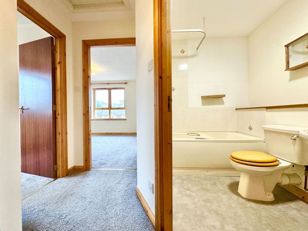 Property photo 3 of 11