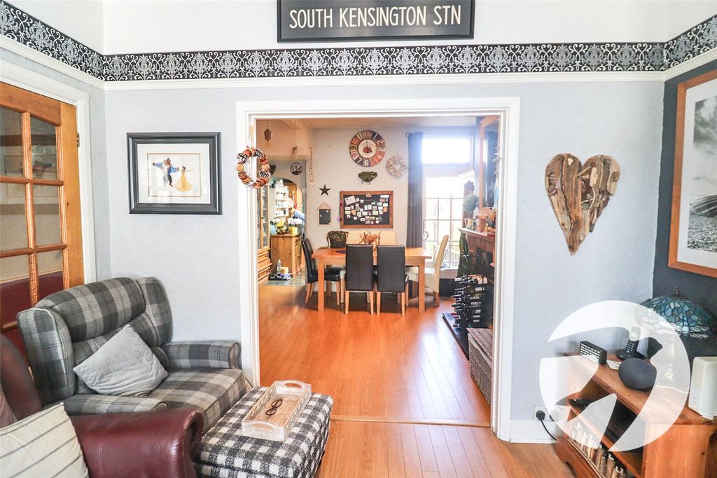 Property photo 3 of 17 Picture No. 23